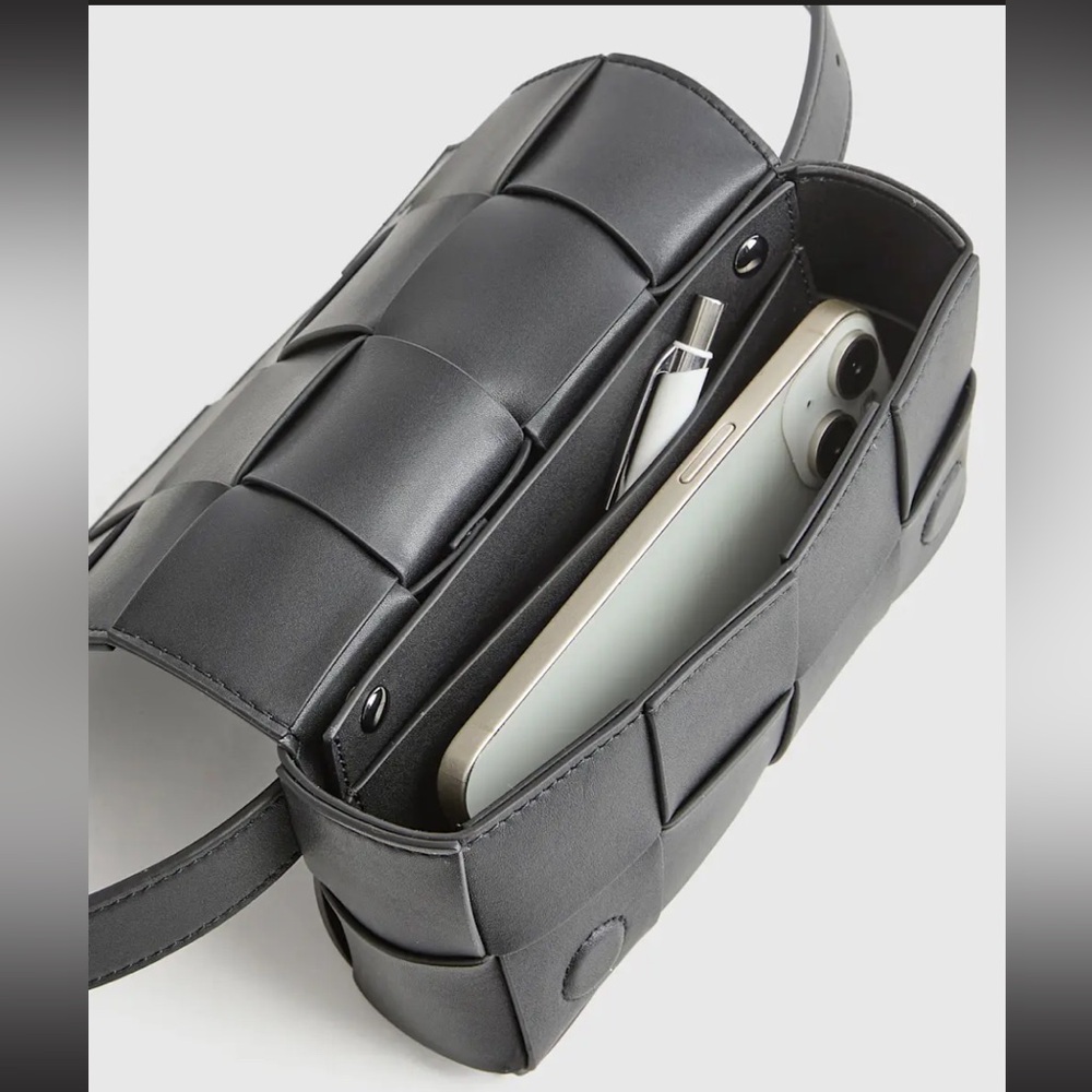 Italian Leather Hand Woven Leather Belt Bag in Black - Picture 5 of 10